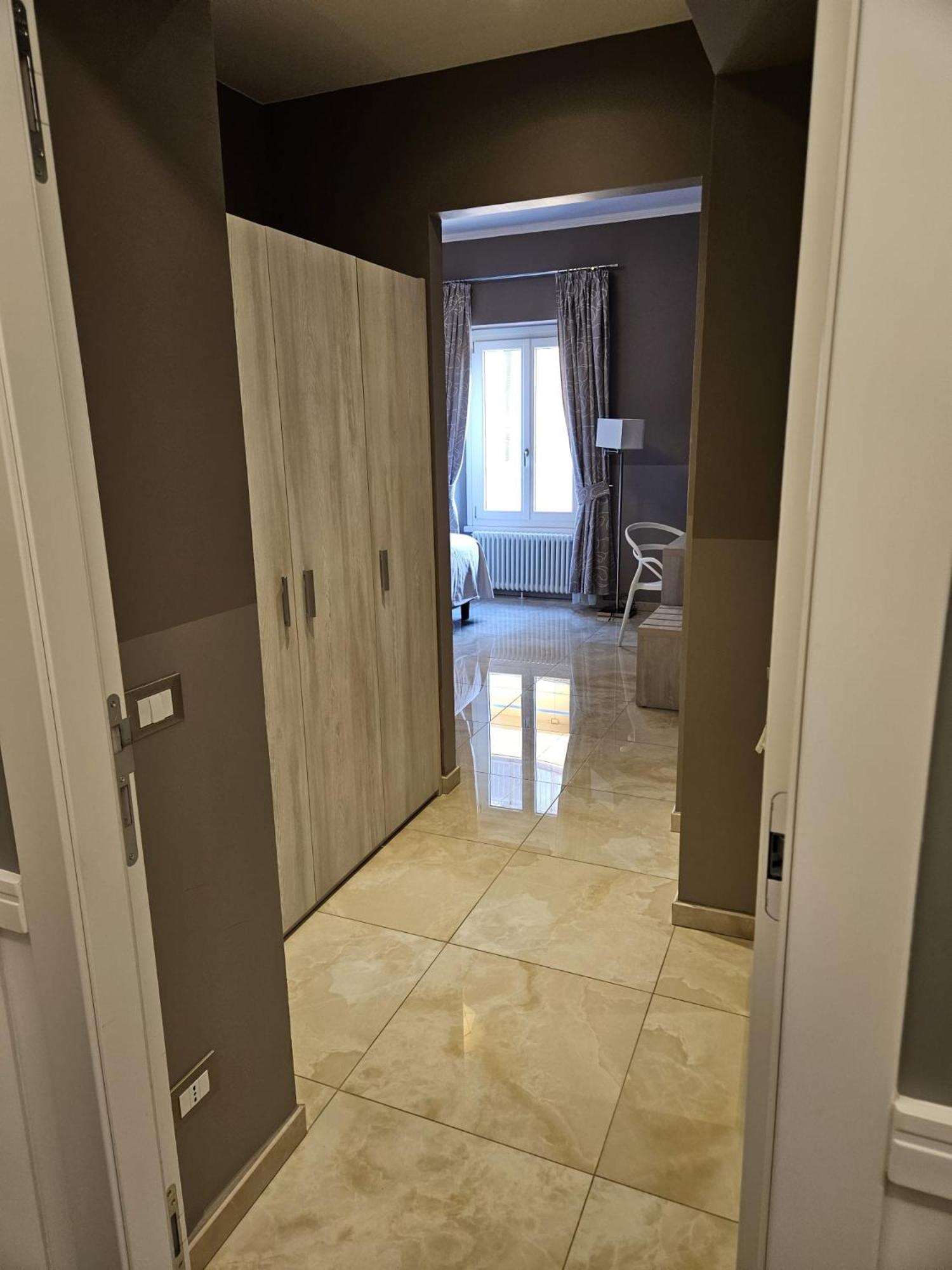 Prima Fila Due Pemium Guest House Sanremo Exterior foto