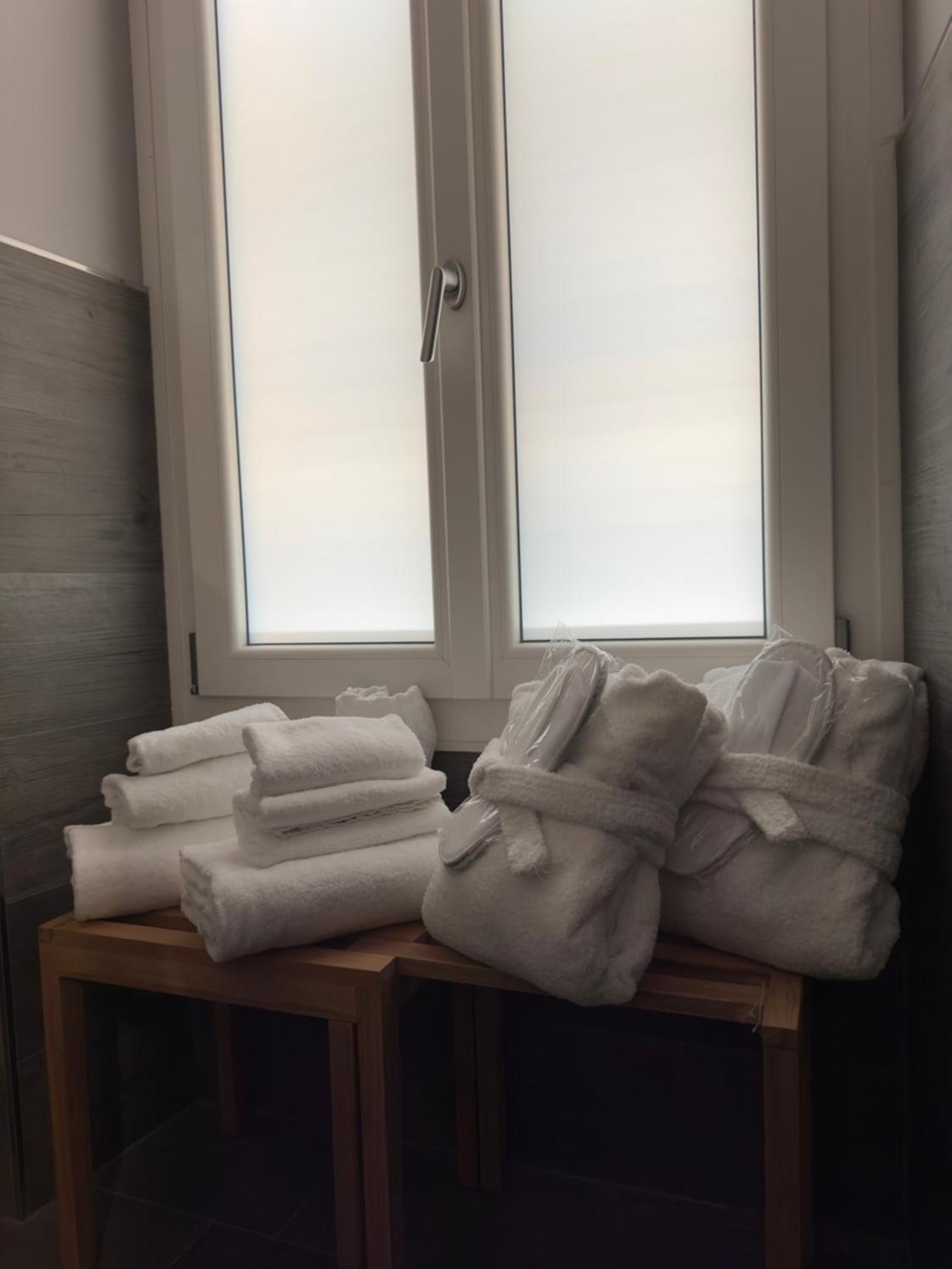 Prima Fila Due Pemium Guest House Sanremo Exterior foto