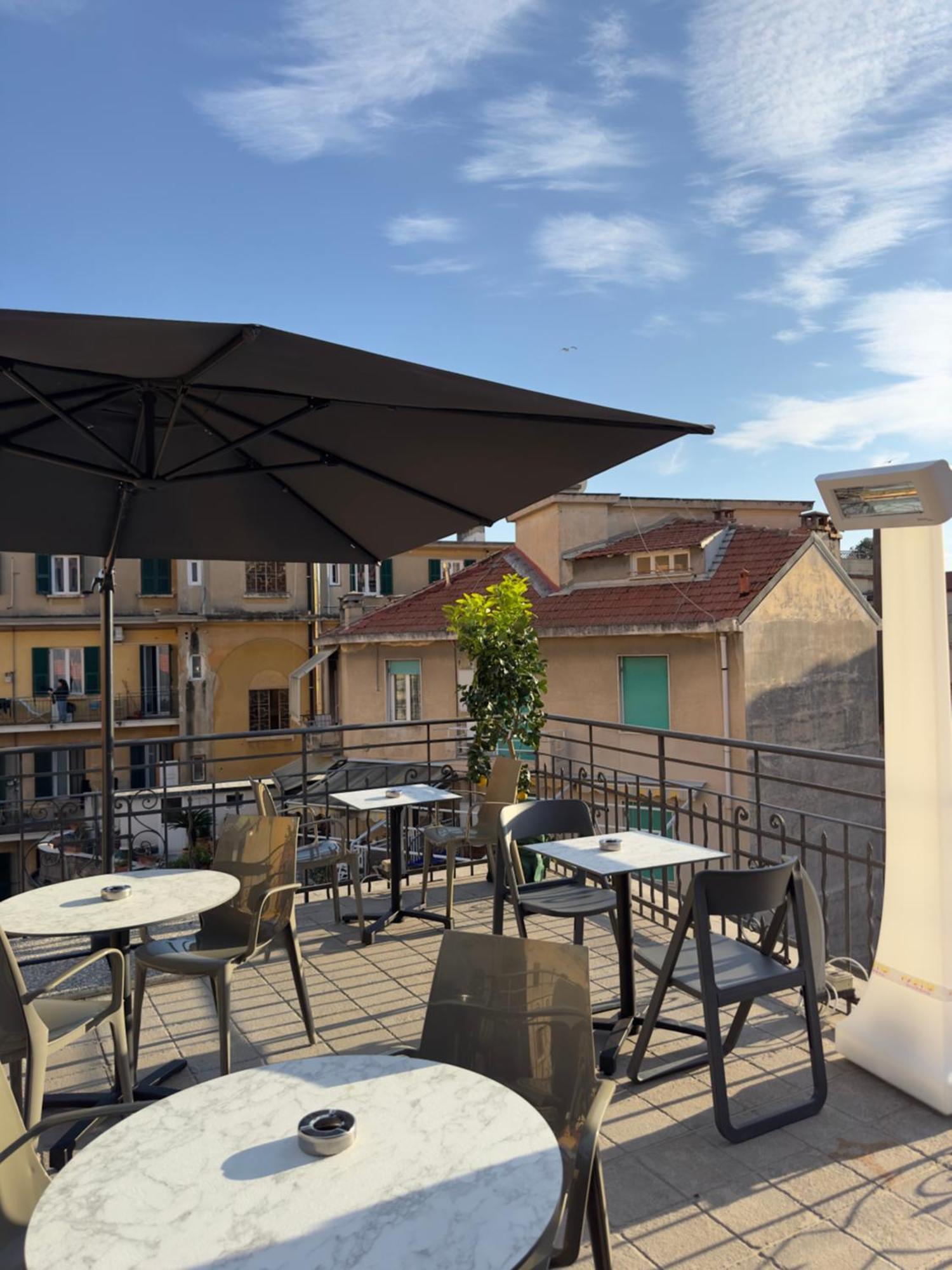 Prima Fila Due Pemium Guest House Sanremo Exterior foto