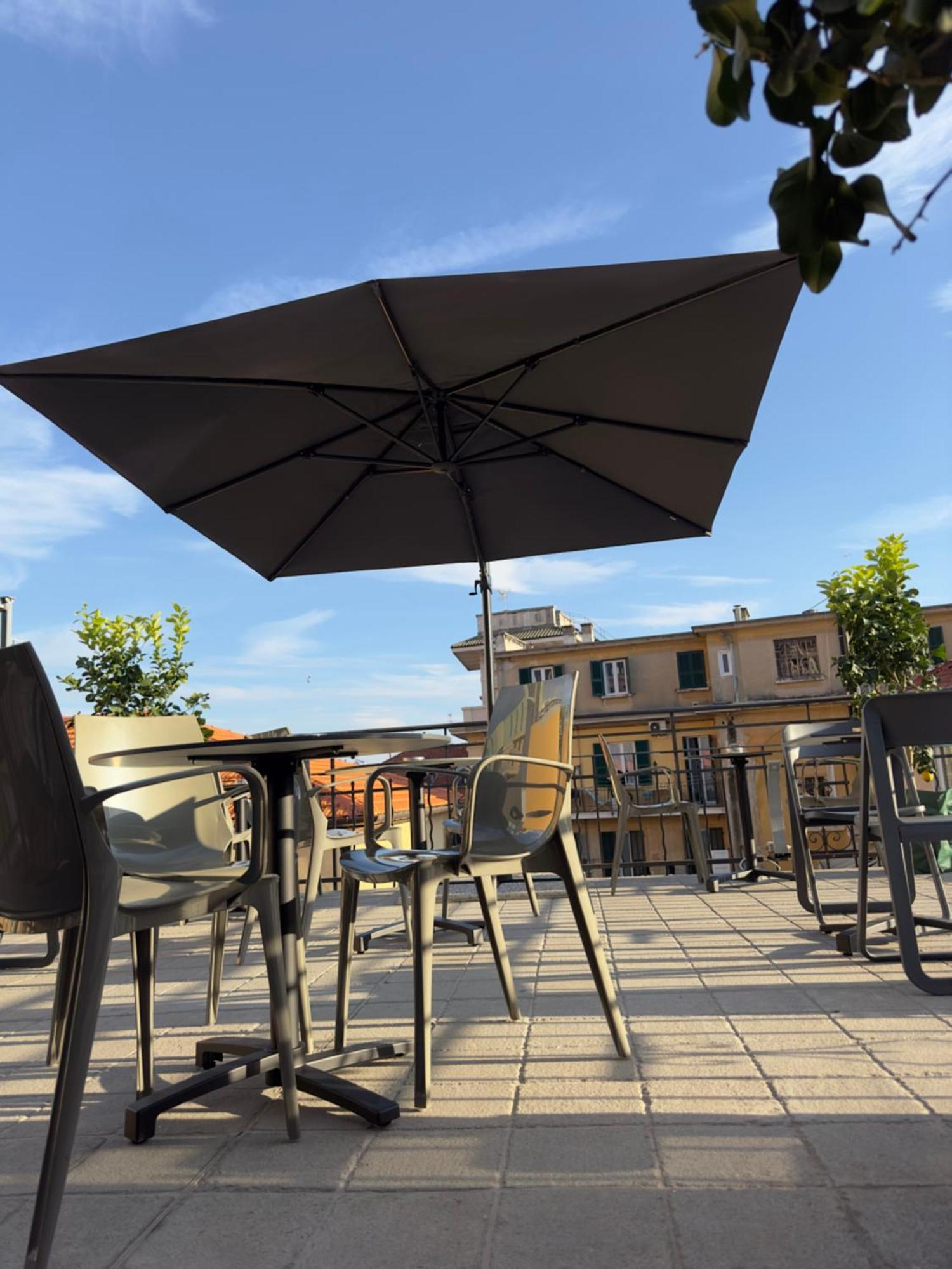 Prima Fila Due Pemium Guest House Sanremo Exterior foto